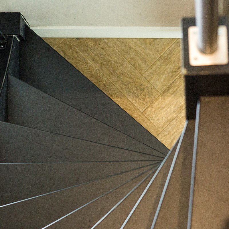 De kleur trap is Vulcano Black