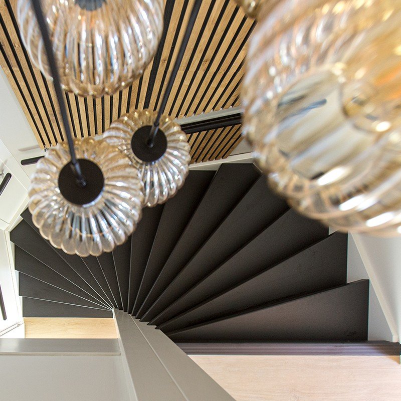 Vulcano Black is een donkere trapkleur