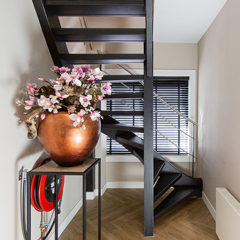 trap kleur Vulcano Black