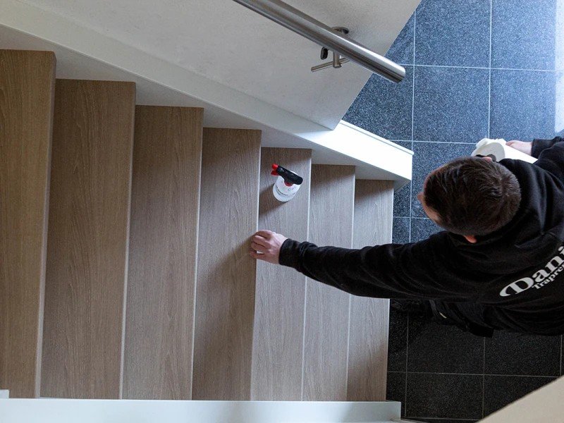 afkitten trapbekleding