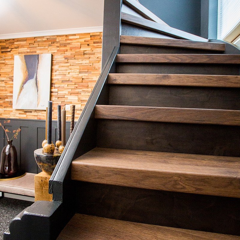 trapkleur dockland brown detail