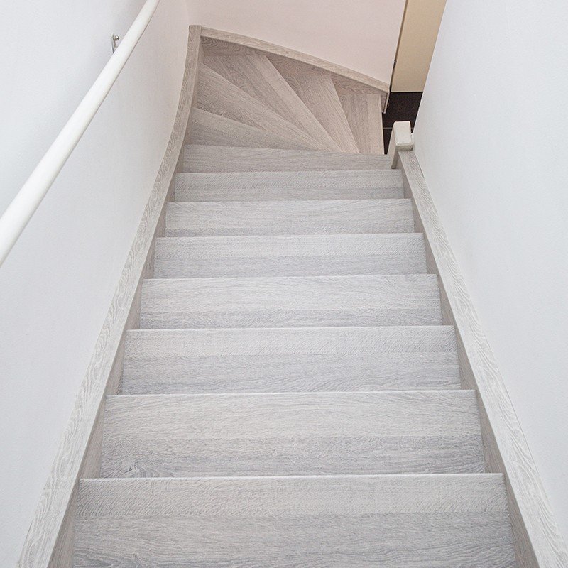 titanium grey grijze trapkleur