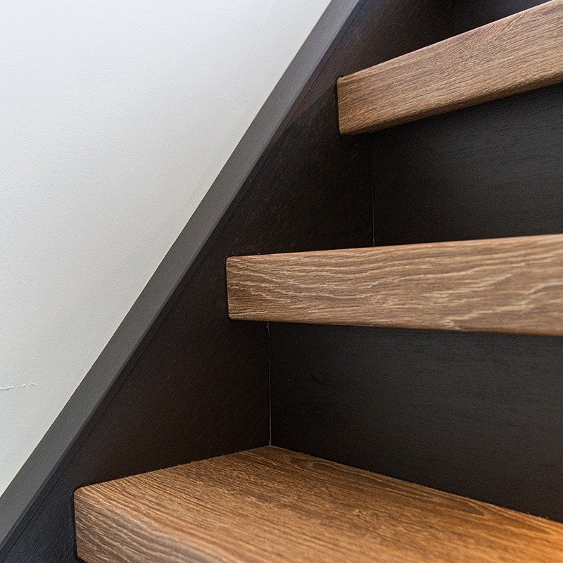 Old Tavern detail trapkleur