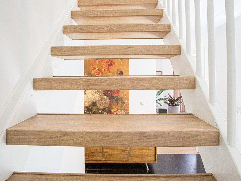 Open trap vooraanzicht houtlook kleur Natural Oak